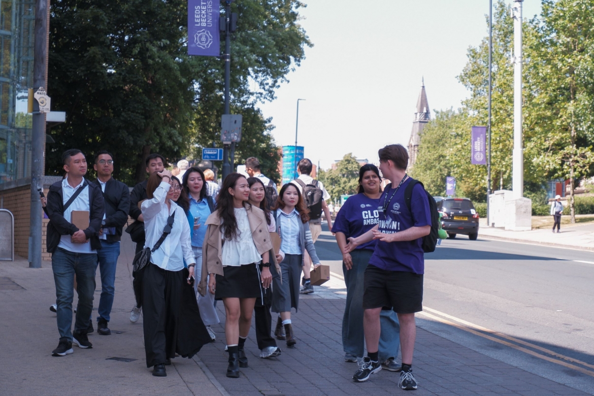 leeds beckett mba mba chuan anh quoc, hoc tai viet nam, nhan bang tai anh hinh anh 4