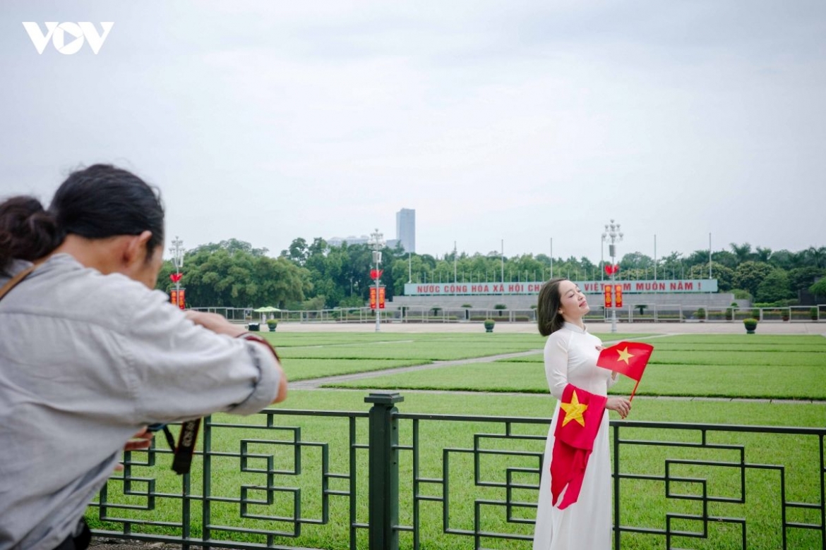 ba dinh square where historical memory inspires national pride picture 5