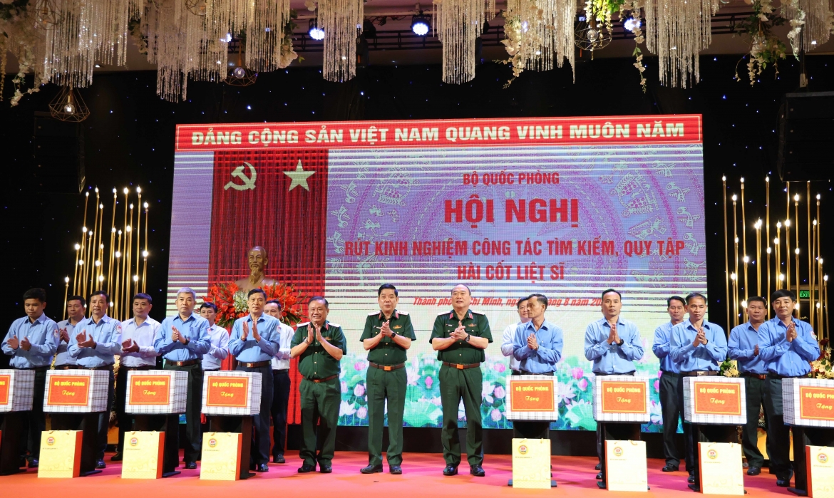 Bộ Quốc phòng rút kinh nghiệm trong tìm kiếm, quy tập hài cốt liệt sĩ