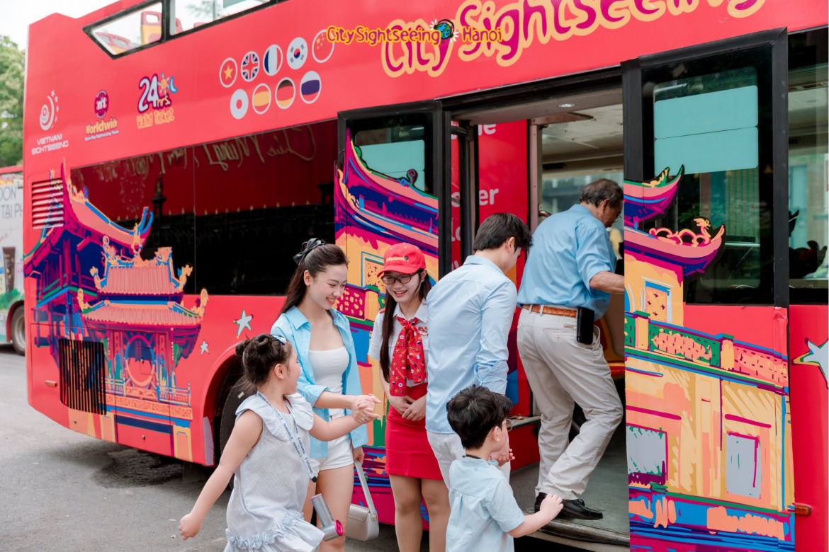 Bus 2 tầng Hà Nội - Vietnam Sightseeing: Cầu nối du lịch chuỗi tại Thủ đô