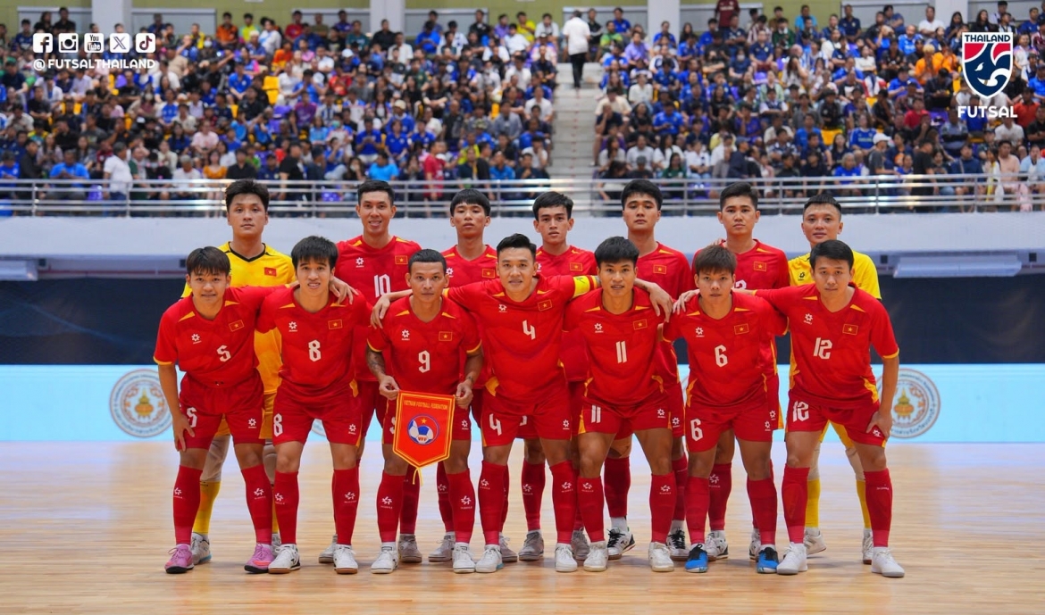 trUc tiEp Dt futsal viet nam 0-3 Dt futsal thai lan xa ngang vo tinh hinh anh 2