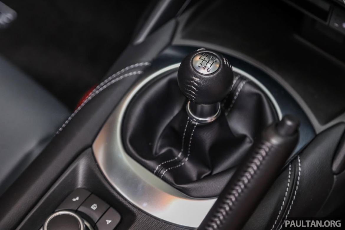 mazda mx-5 the he moi se co ca ban thuan dien va dong co xang skyactiv-z 2.5l hinh anh 5