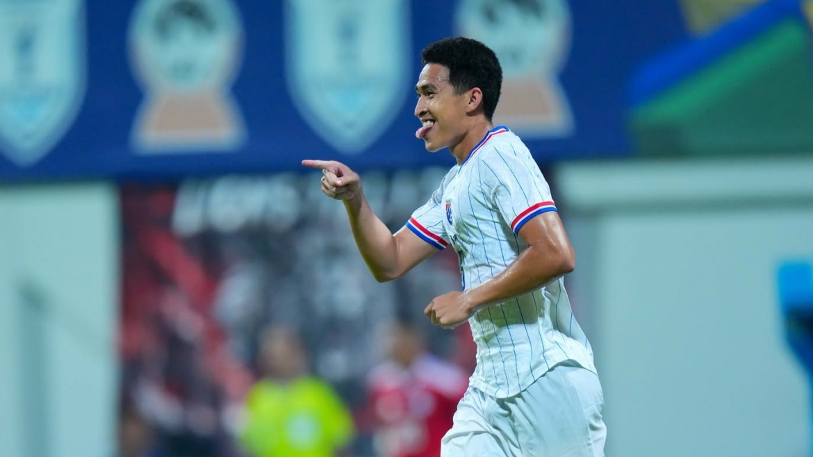truc tiep singapore 1-3 thai lan asean cup 2026 the tran cang thang hinh anh 3