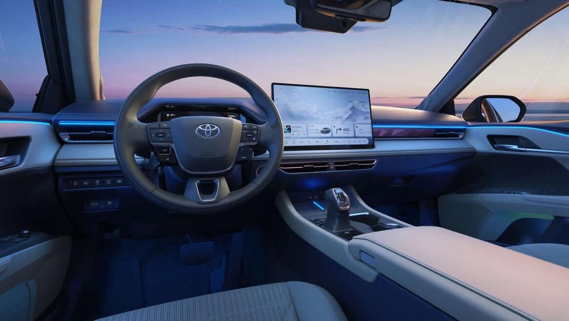 toyota camry 2026 nang cap noi that man hinh 15,6 inch, ghe massage hinh anh 2