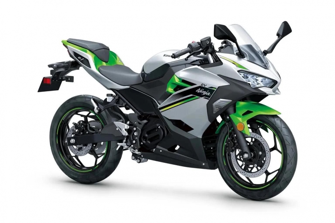 kawasaki ninja e-1 ra mat voi gia khoang 200 trieu dong nhung chi manh 12 ma luc hinh anh 1