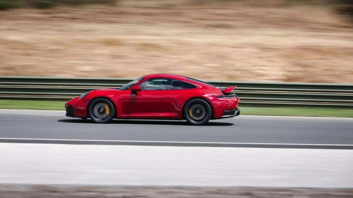 porsche thua nhan 911 hybrid chua the ket hop so san hinh anh 2