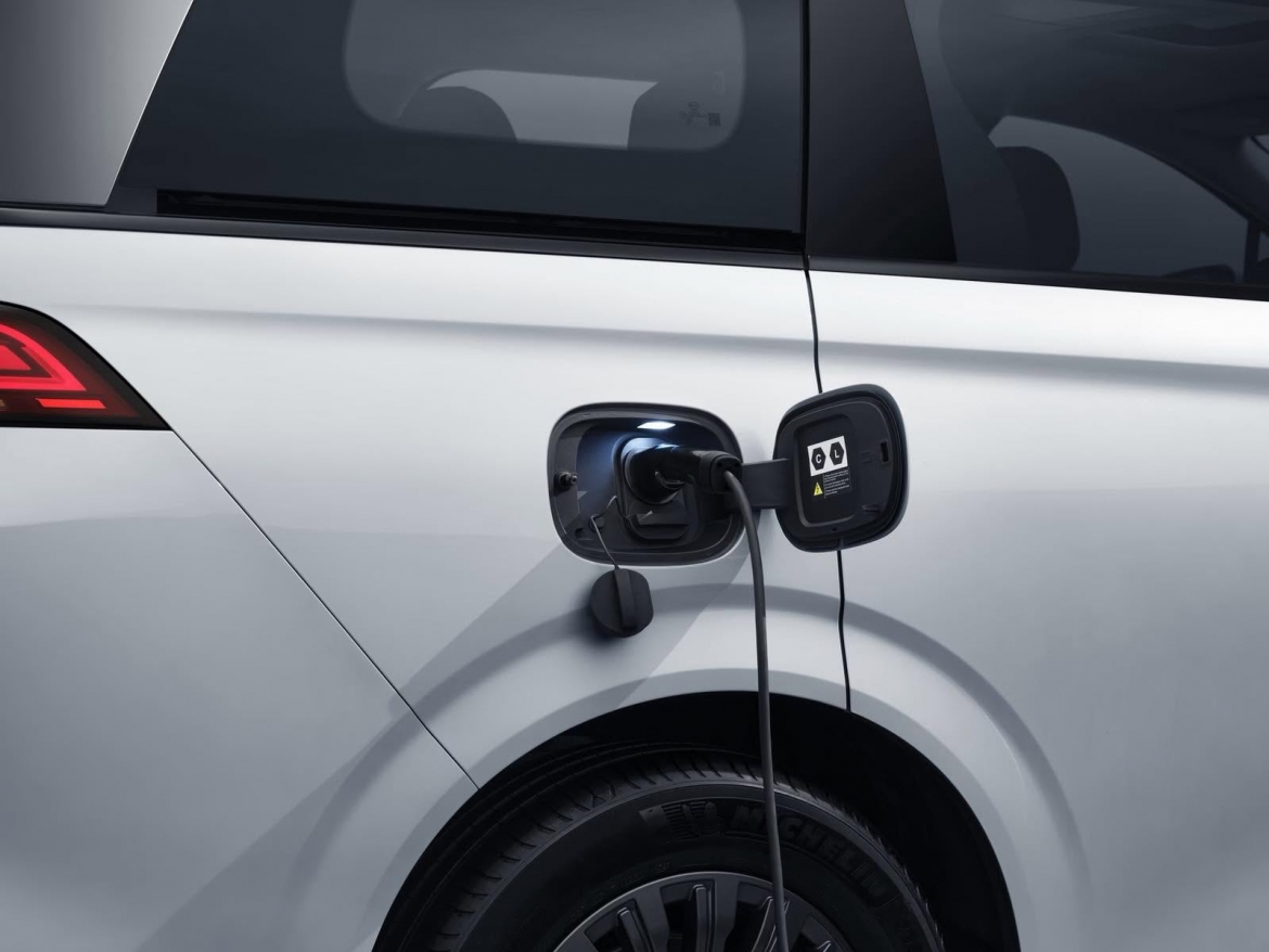 byd m9 phev sap ban tai australia, chay dien 145 km va di duoc 850 km hinh anh 2