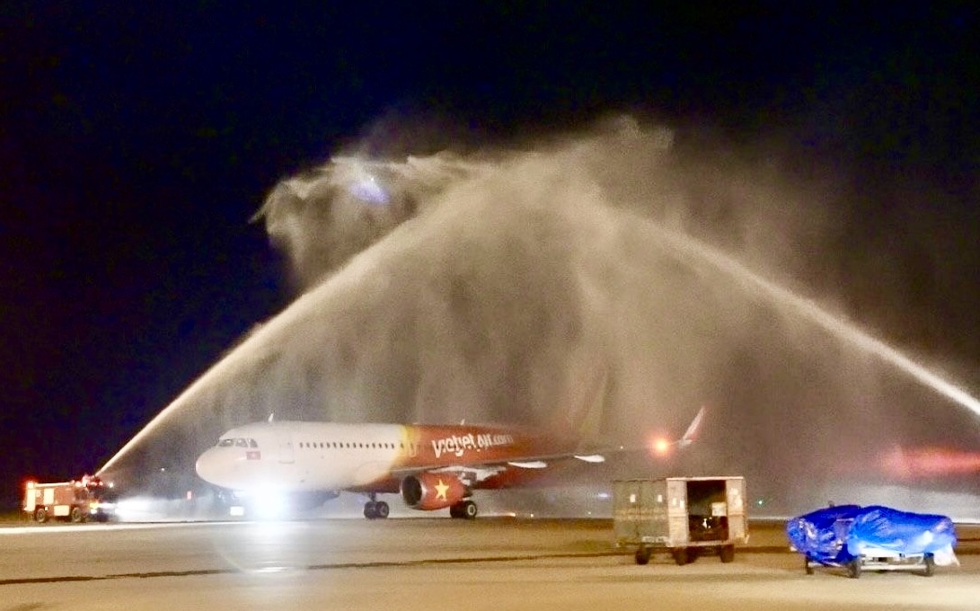 vietjet khai truong duong bay thang colombo- tp.hcm, mo loi den dao quoc sri lanka hinh anh 3