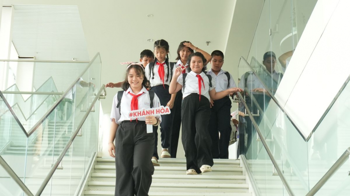 tu chuyen di hanh phuc den hanh trinh nuoi duong uoc mo cho tre em hinh anh 2