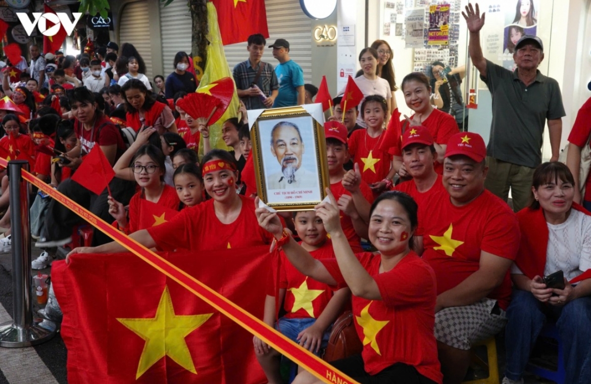 cung co the tran long dan, tao suc manh bao ve an ninh quoc gia hinh anh 2