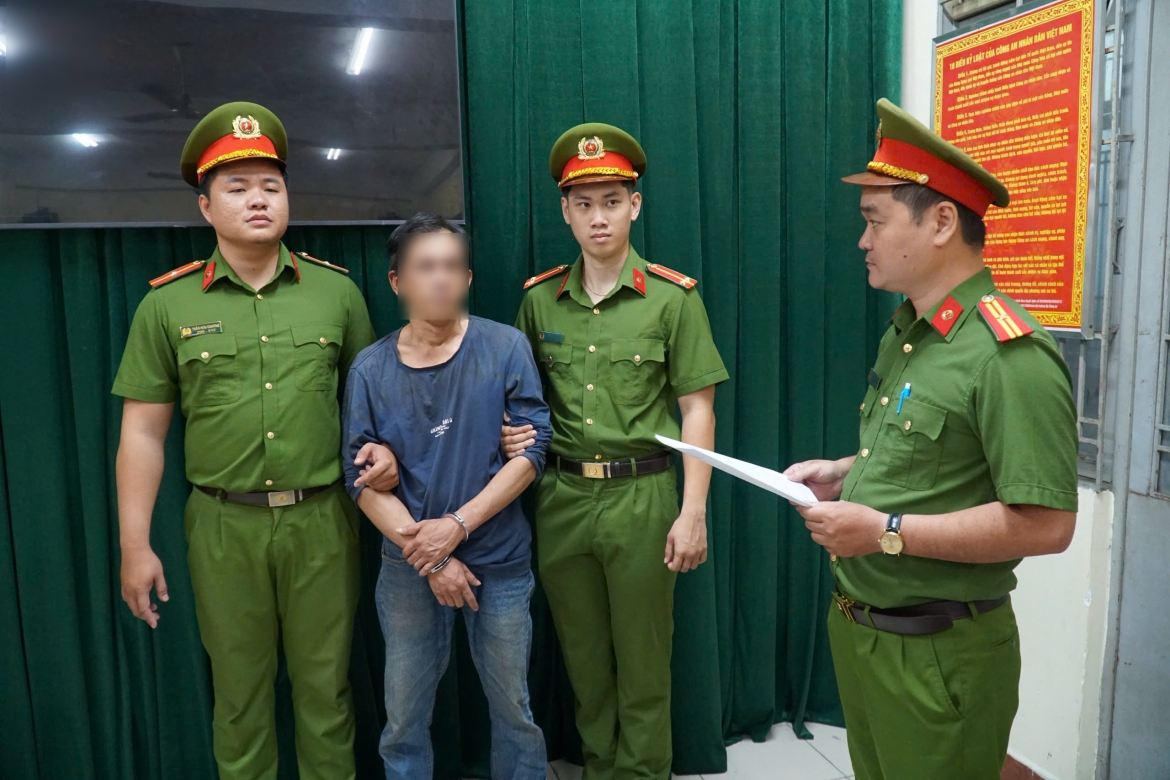 bat doi tuong cuop tiem vang chi sau hon 1 gio gay an hinh anh 1