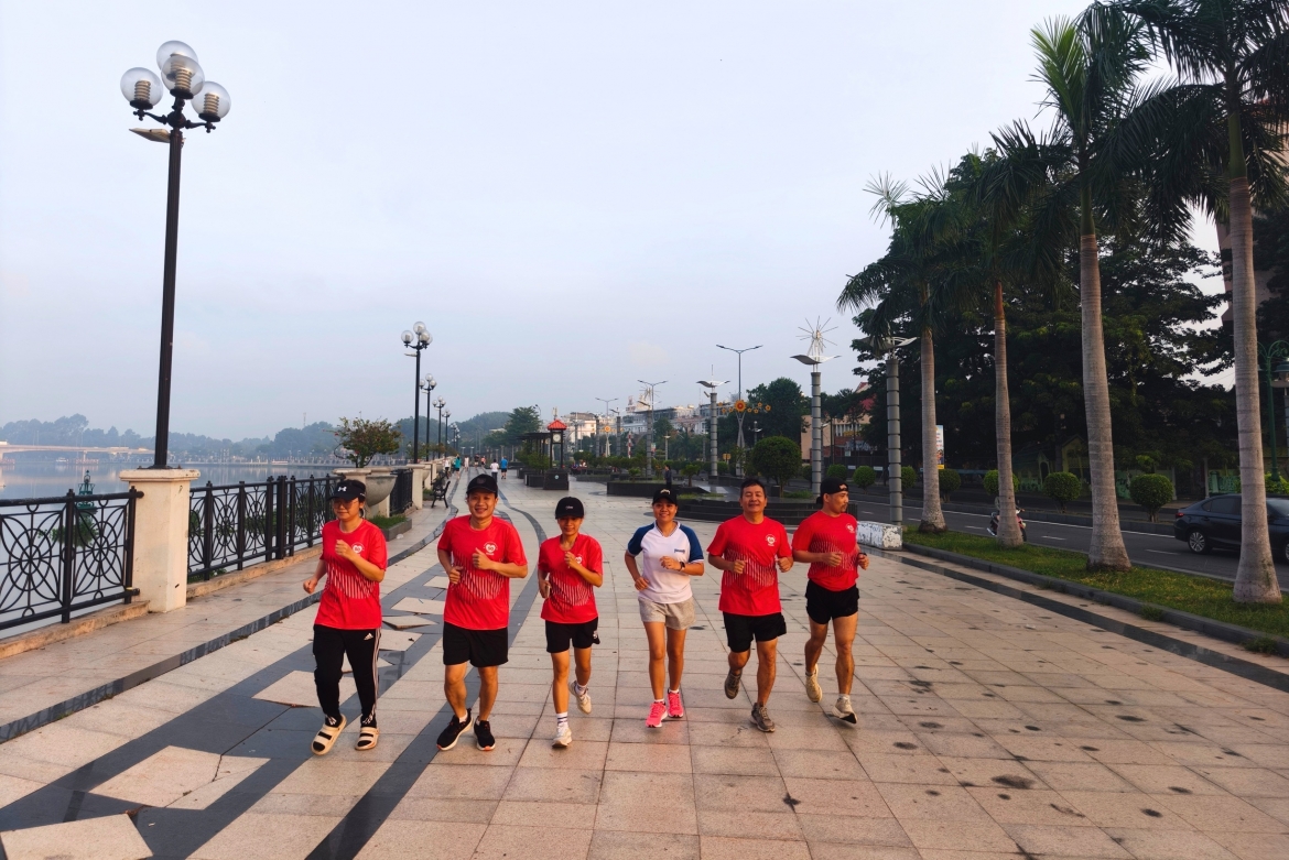50 nam mot hanh trinh, hang ngan buoc chan nguoi vinamilk cung nhip tien hinh anh 1