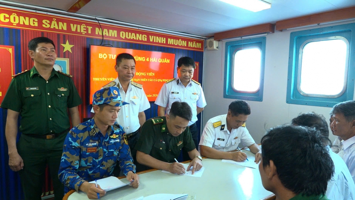 Dua 33 ngu dan quang ngai gap nan vao bo an toan hinh anh 3
