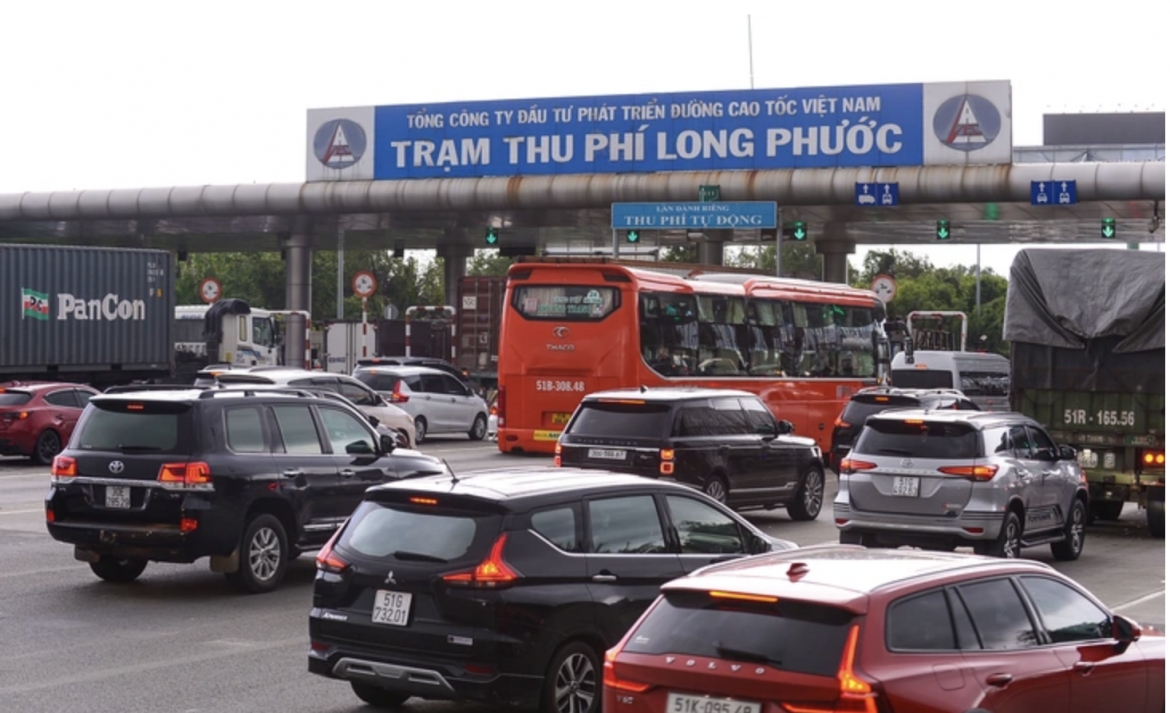 vetc muon thu phi dich vu soi 3 hop dong, co hay khong phi chong phi hinh anh 2