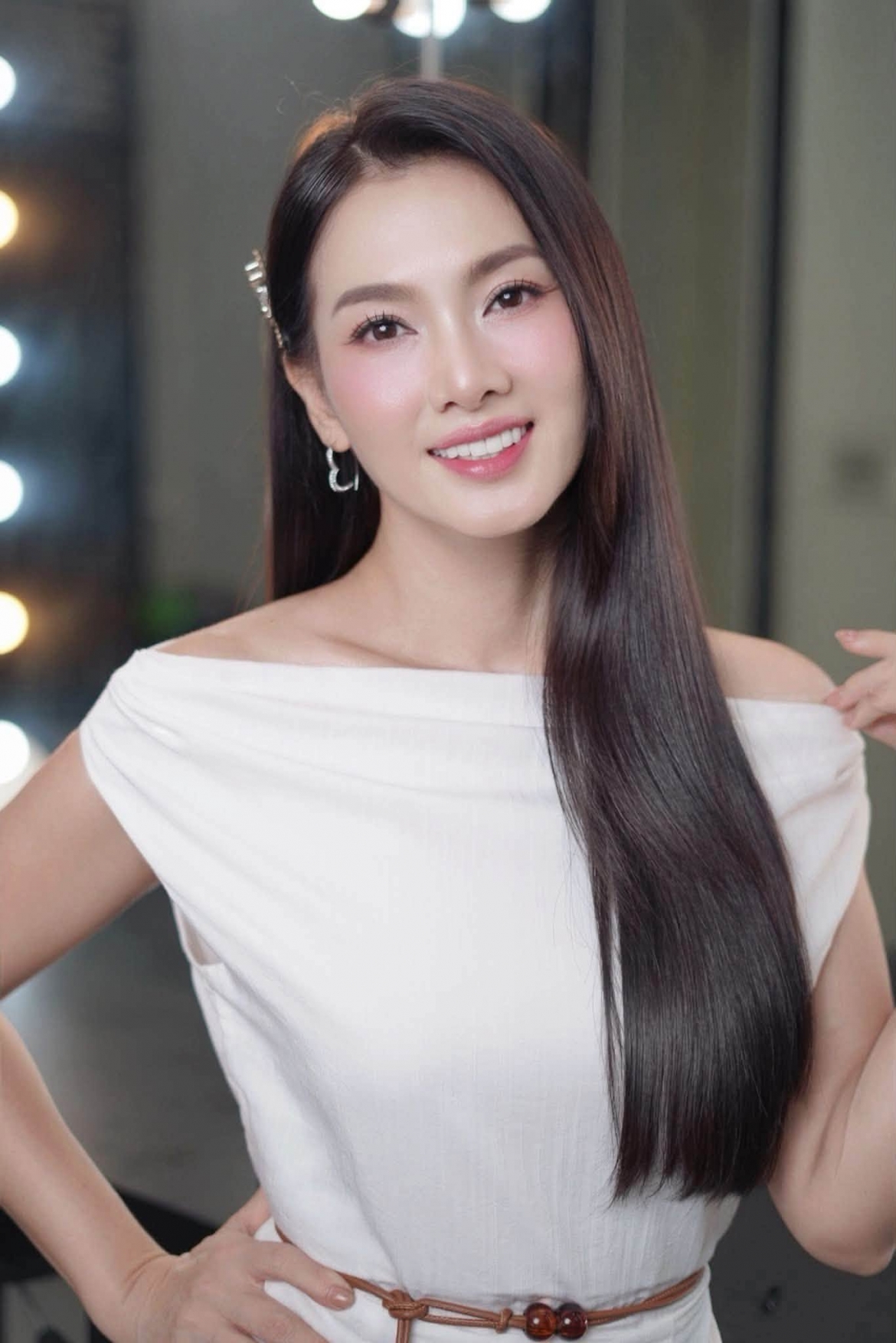 sao viet 10 8 Dinh manh ninh ca khia trinh thang binh, khien fan thich thu hinh anh 6