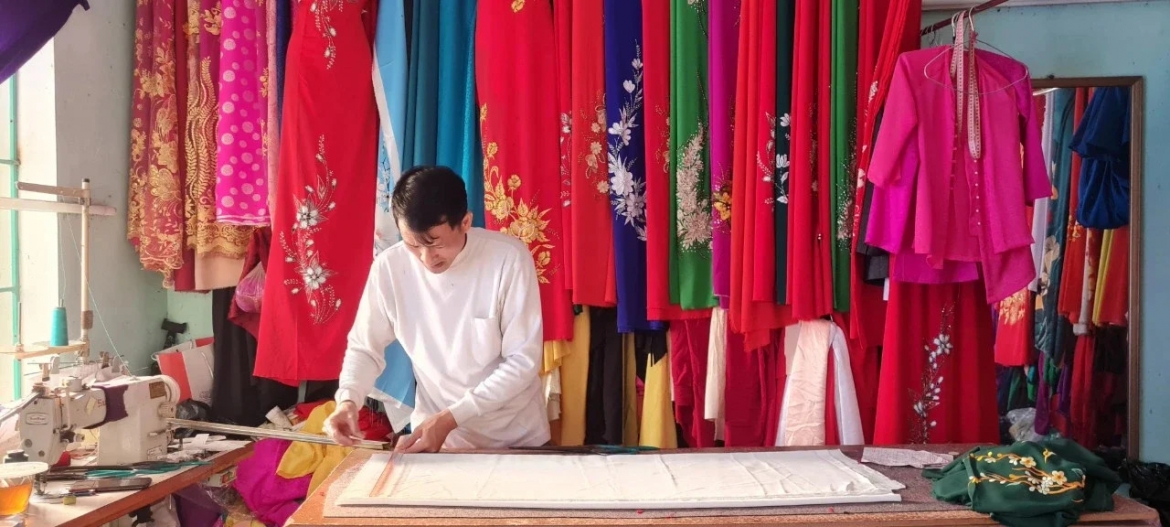 kham pha trach xa, lang nghe lam ao dai truyen thong hinh anh 3