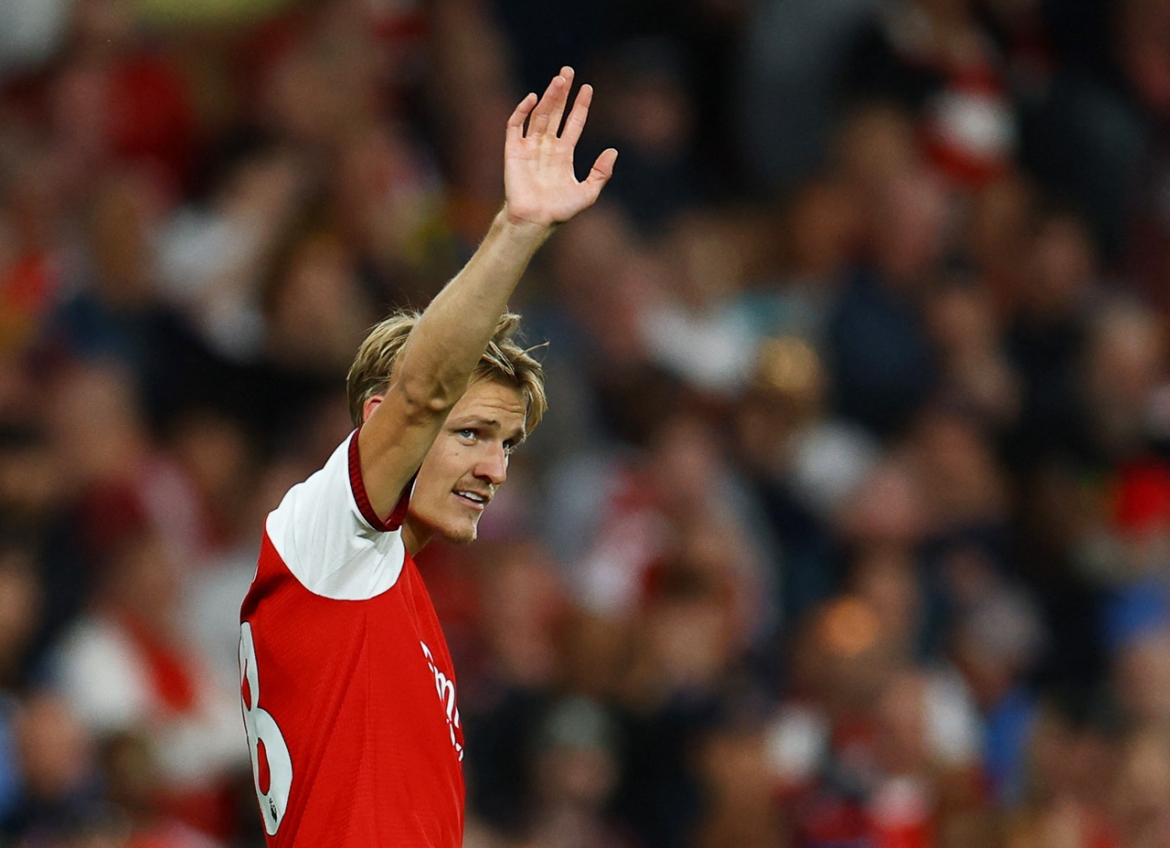 truc tiep arsenal 3-0 coventry phao thu lien tuc ghi ban hinh anh 2