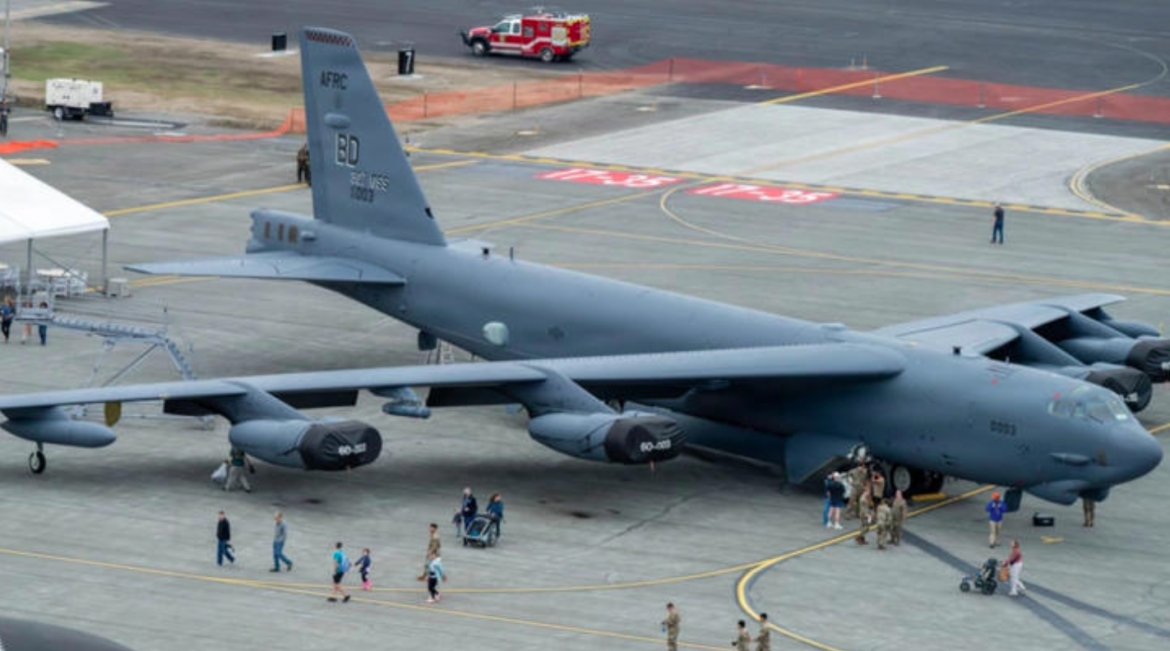 my manh tay cai lao hoan dong oanh tac co b-52 gan 70 tuoi hinh anh 1