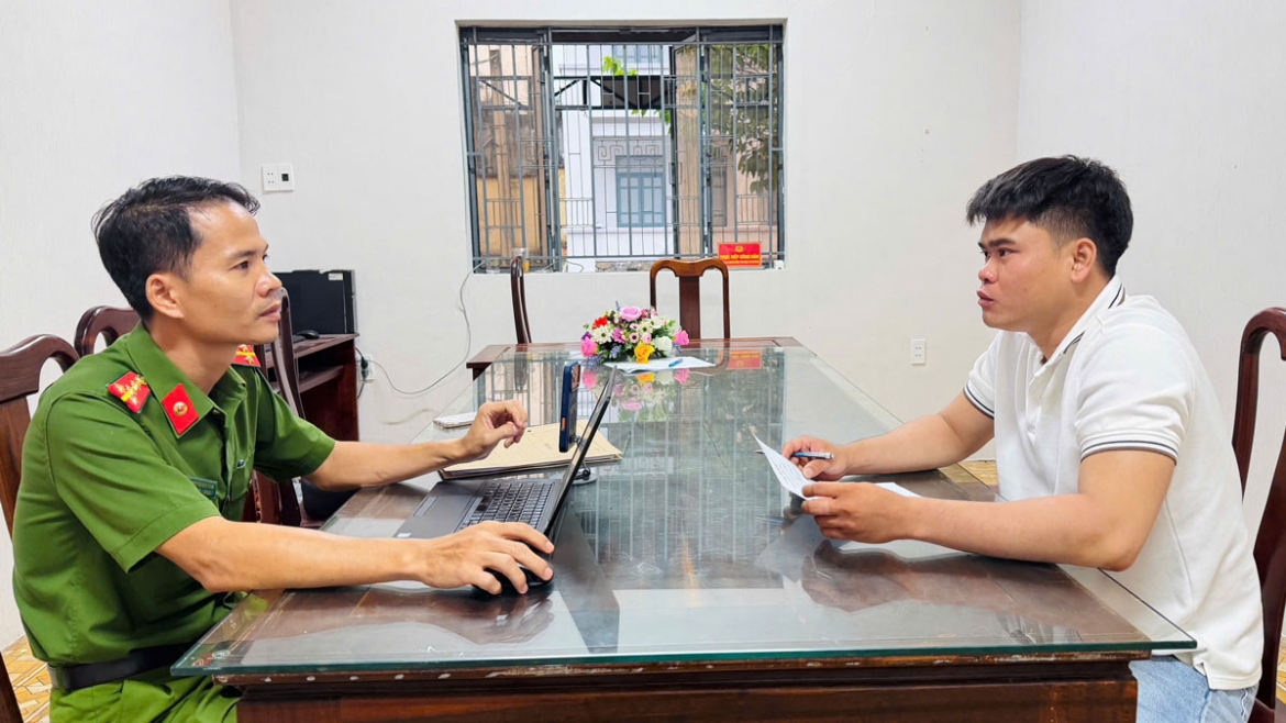 cha duong danh dap, bat be gai 11 tuoi o Dong nai quy den 1h sang hinh anh 3