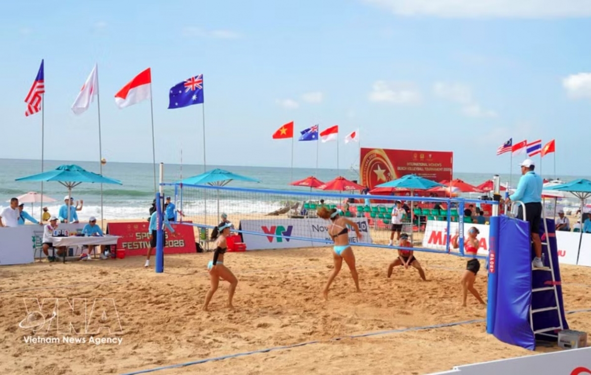 international women s beach volleyball tournament draws 16 teams picture 1