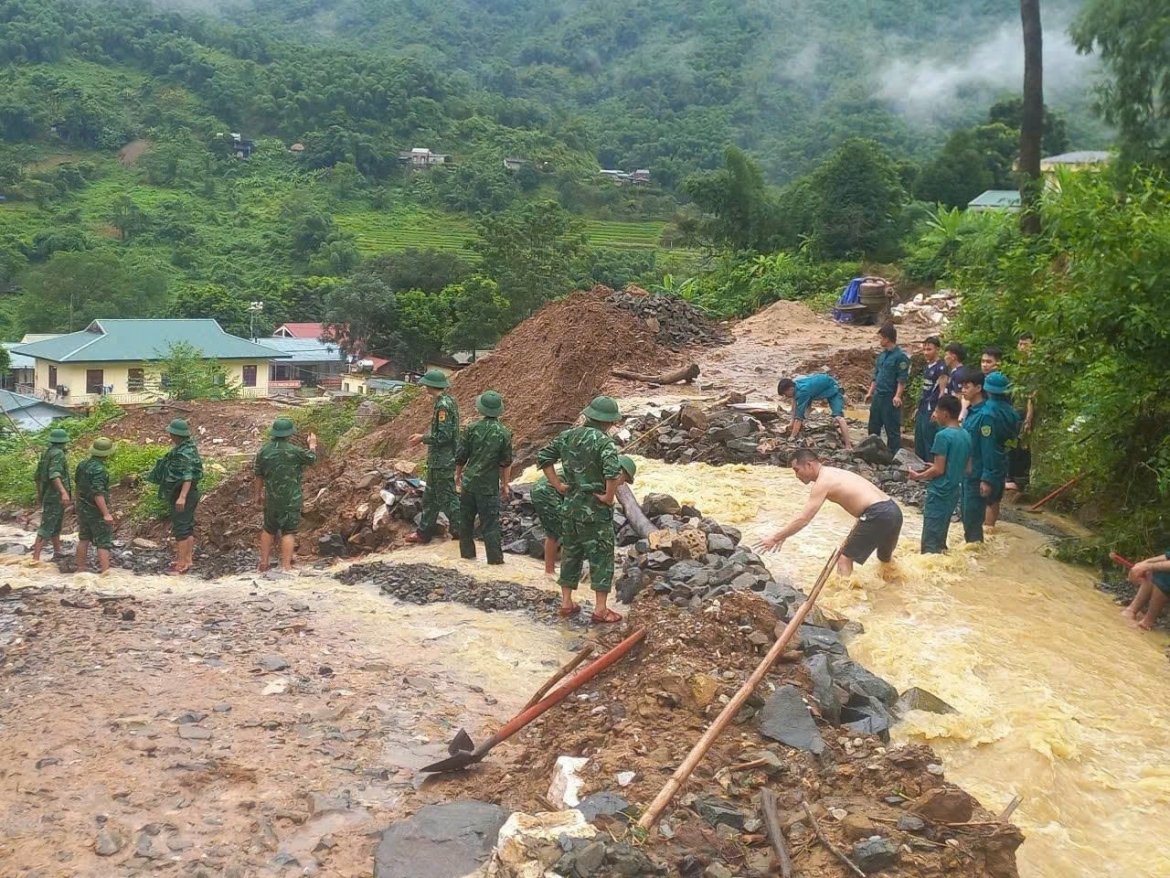 thanh hoa khan truong khac phuc sat lo tren quoc lo 15c qua ban tao hinh anh 1