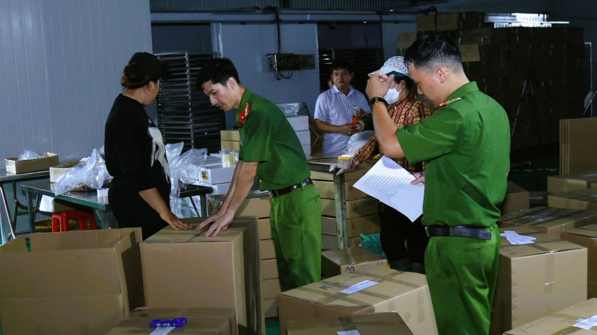 triet pha duong day phu phep 130 tan thit trau thanh kho bo, bo tui 21 ty dong hinh anh 3