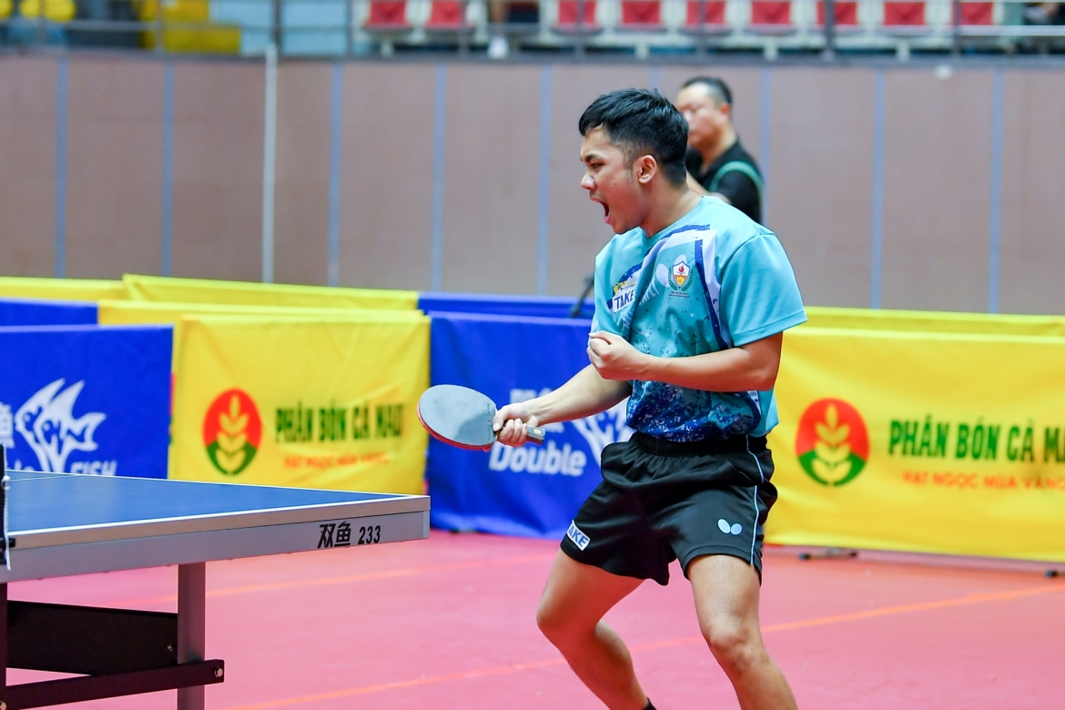Doi bong ban cong an nhan dan nhan thuong hon 2,2 ty dong hinh anh 2