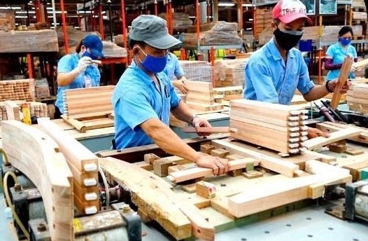 wood exports cross us 10-billion mark in seven months picture 1
