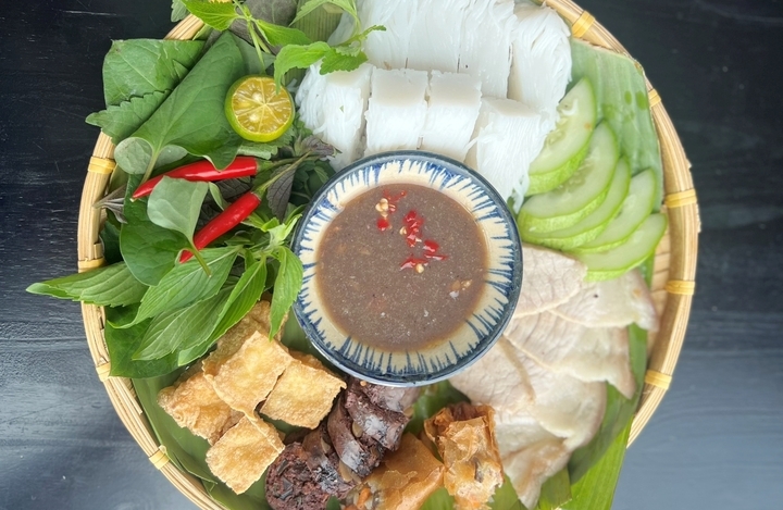 sau khi an bun dau mam tom, uong gi la tot nhat hinh anh 1