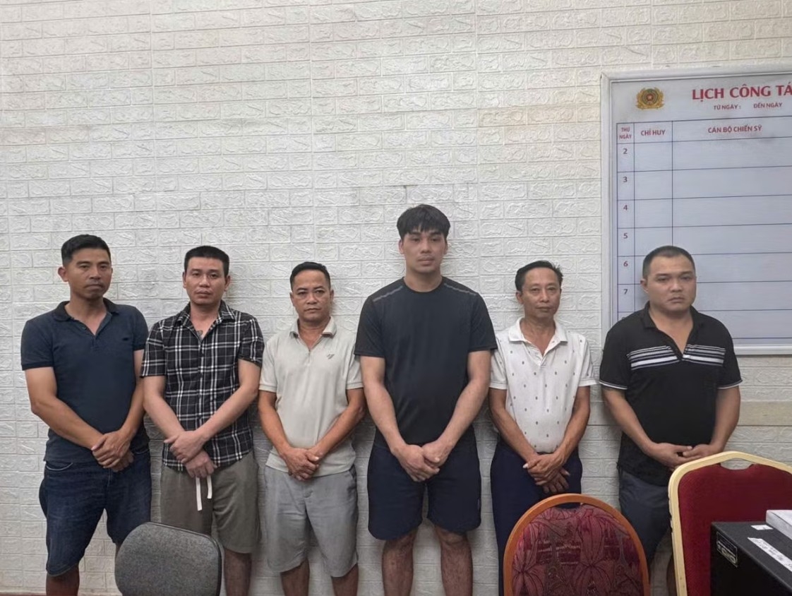 triet pha 2 duong day ca do bong da giao dich hon 70 ty dong hinh anh 1