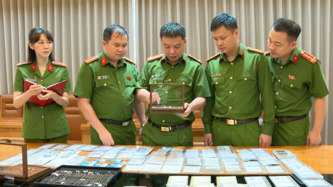 thu tuong gui thu khen luc luong chuc nang triet pha duong day buon lau kim cuong hinh anh 1