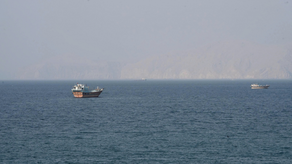 Iran và Oman thảo luận về việc khôi phục tự do hàng hải ở eo biển Hormuz