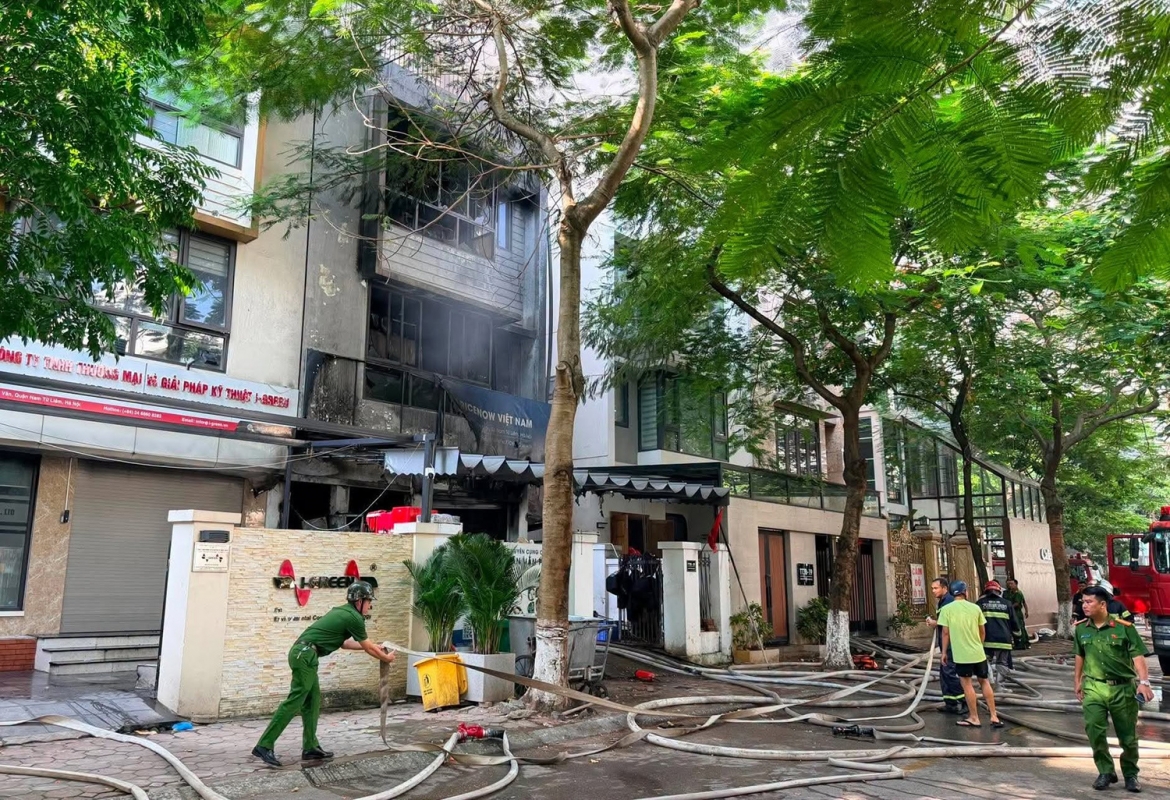 chay ngun ngut tai nha lien ke o khu do thi moi phung khoang, ha noi hinh anh 2