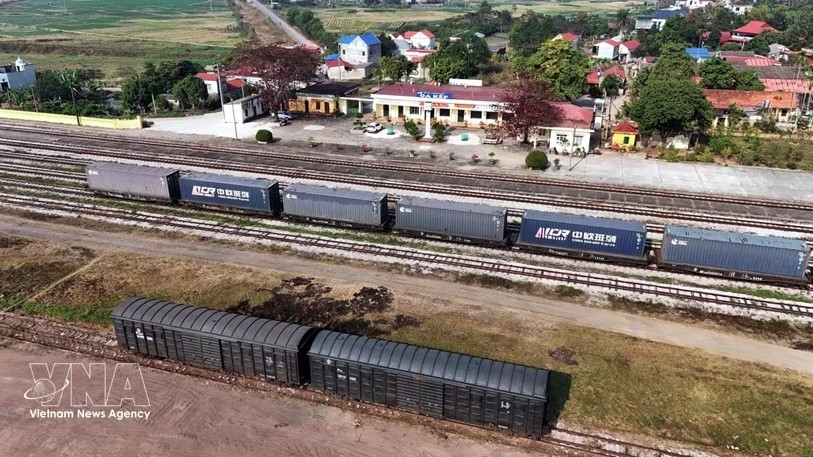 vietnam s railway sector targets 1,500 containers in china-linked rail freight picture 1
