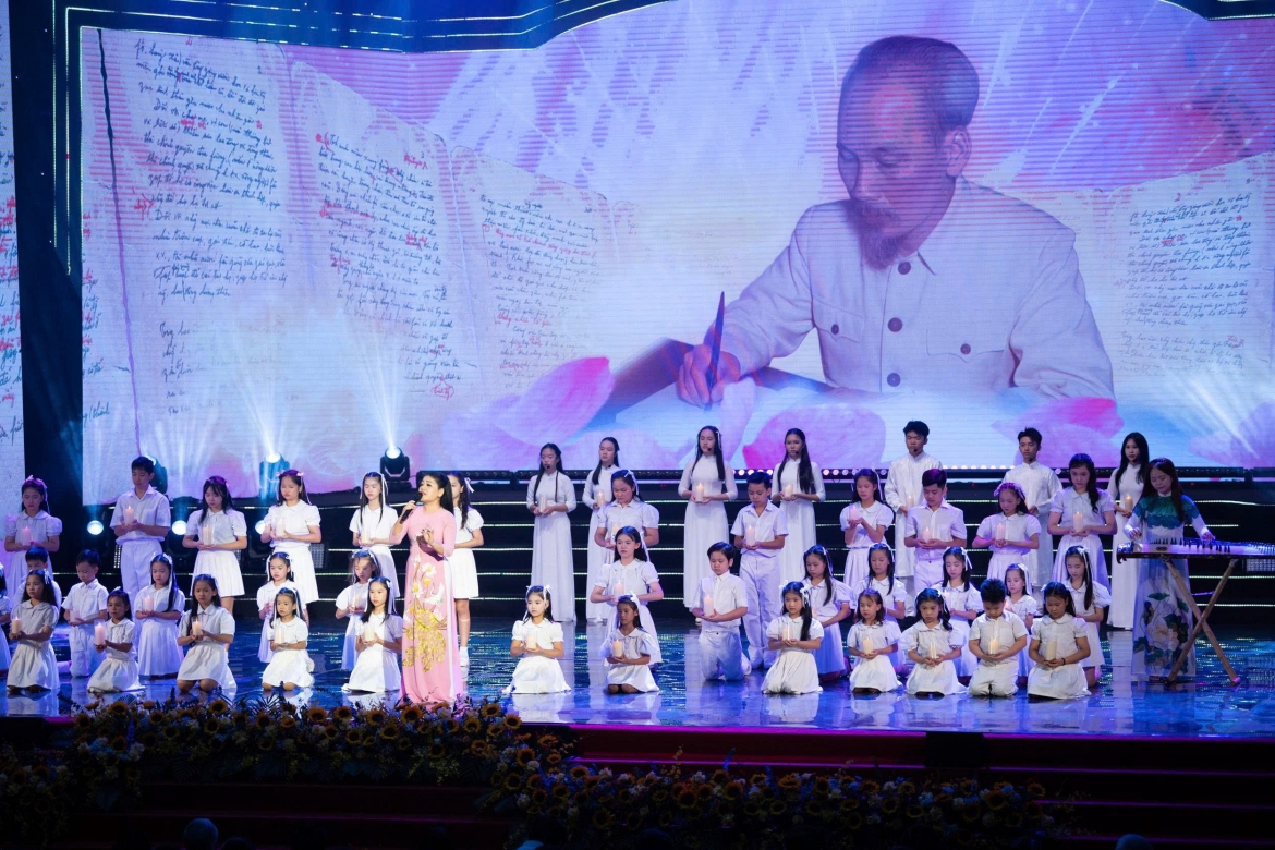 chu tich quoc hoi du chuong trinh nghe thuat chinh luan nang ba Dinh hinh anh 3