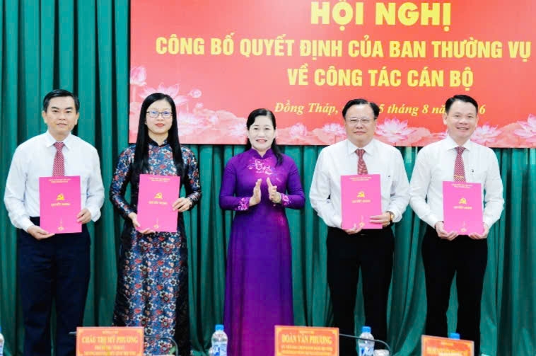 Dong thap chuyen nhiem vu dan van ve mat tran to quoc tinh va cac doan the hinh anh 3