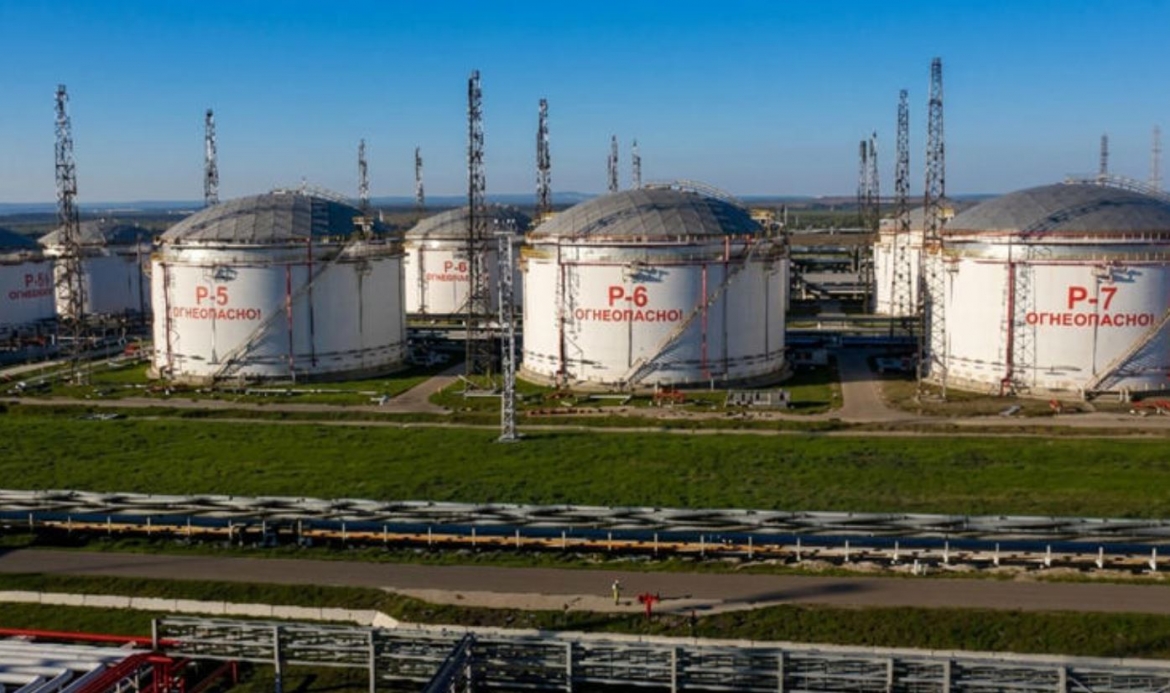ukraine tuyen bo danh trung san bay nga, ha 2 tram radar hinh anh 1