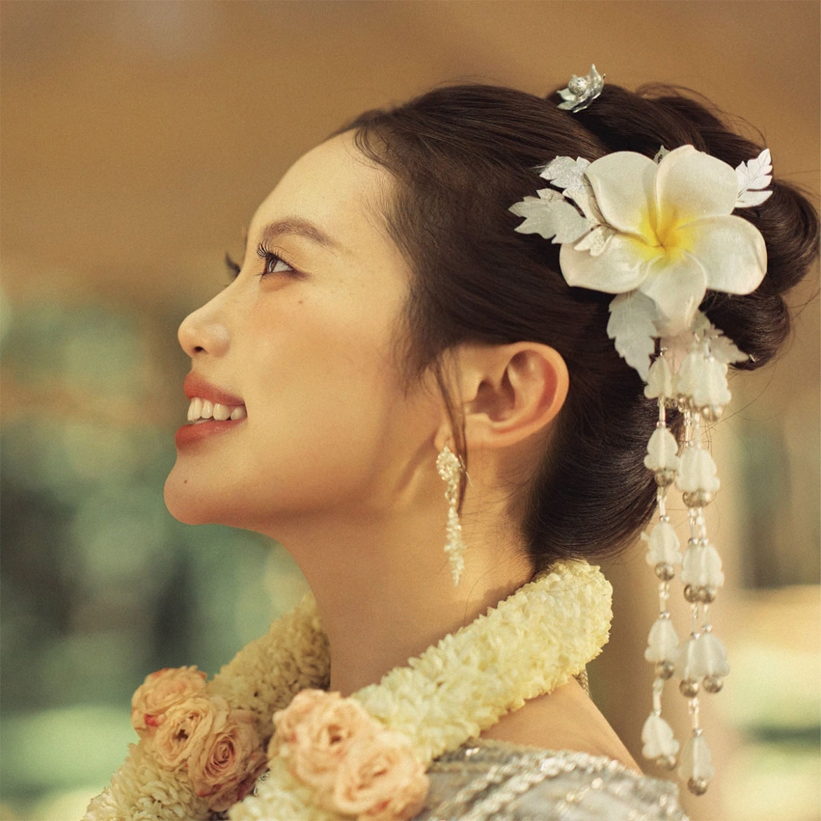 co dau phuong my chi lan toa van hoa khmer trong hon le dep nhu mo hinh anh 1