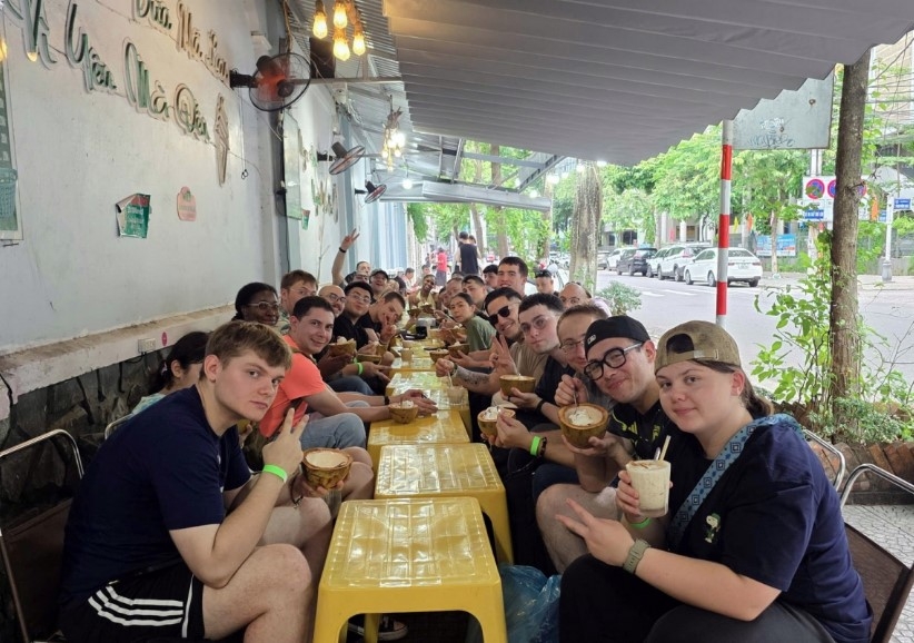 uss george washington crew explores da nang during vietnam visit picture 2