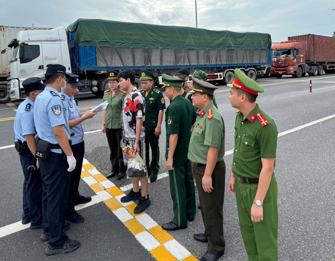 hai phong truc xuat cong dan trung quoc co hanh vi nhap canh trai phep hinh anh 1