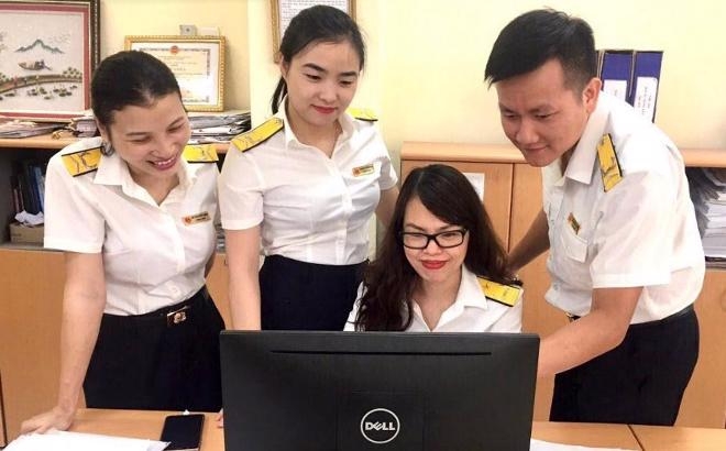 cuc thue ra cong dien don doc ho, ca nhan kinh doanh thong bao doanh thu dung han hinh anh 1