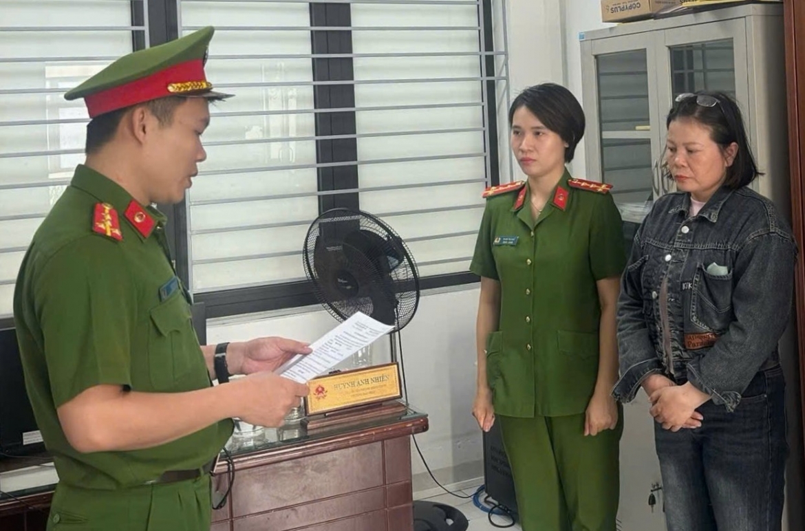 khoi to, bat tam giam doi tuong lua dao chiem doat tai san cua hang chuc nan nhan hinh anh 1