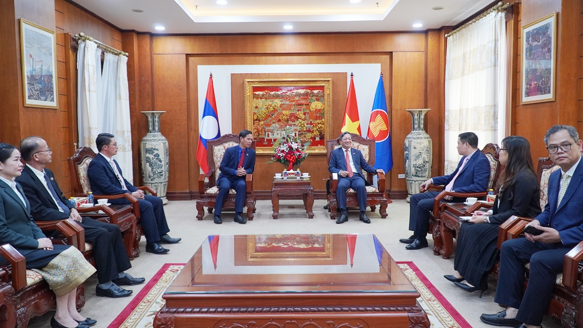 cac doan lanh dao trung uong, bo, ban, nganh cua lao chuc mung quoc khanh viet nam hinh anh 4