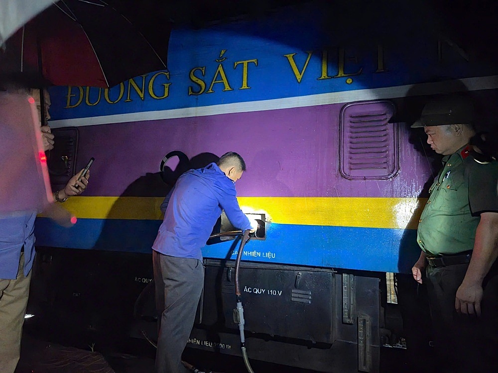 khoi to 21 doi tuong trong duong day rut trom dau diesel nganh duong sat hinh anh 3
