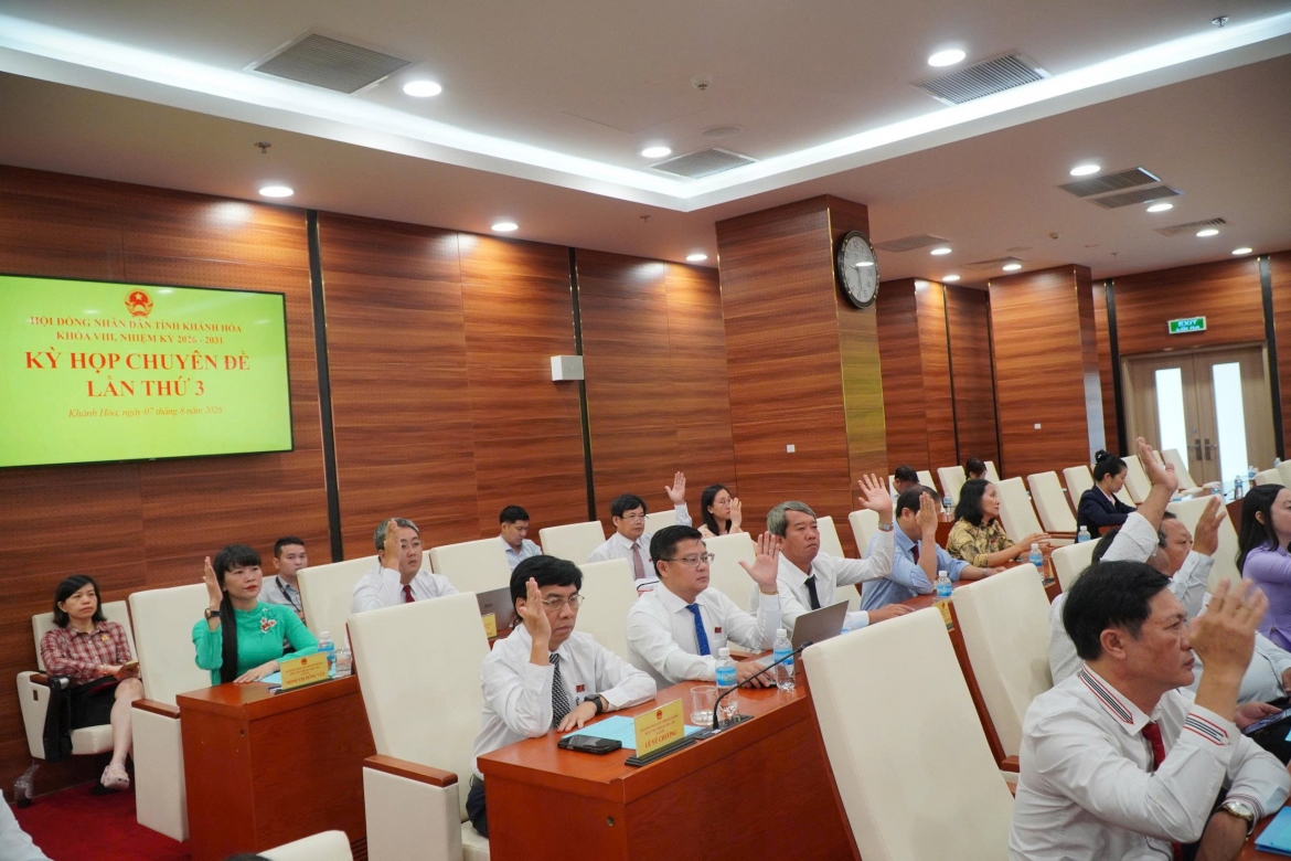 khanh hoa mien phi sach giao khoa theo lo trinh 3 nam hinh anh 1