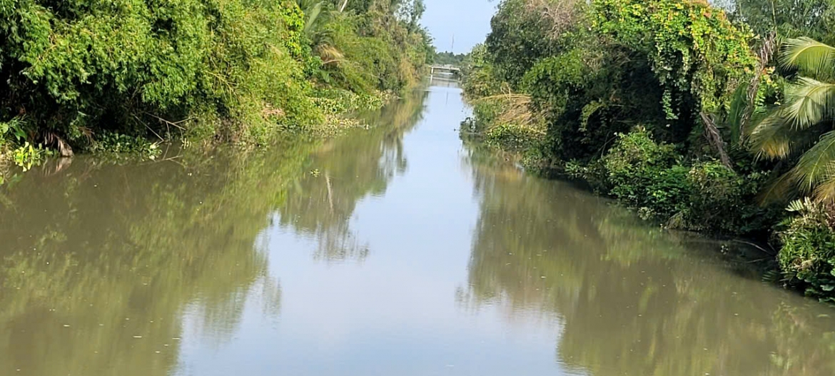 khan truong lam ro vu thi the nguoi dan ong tu vong, troi tren song o Dong thap hinh anh 1