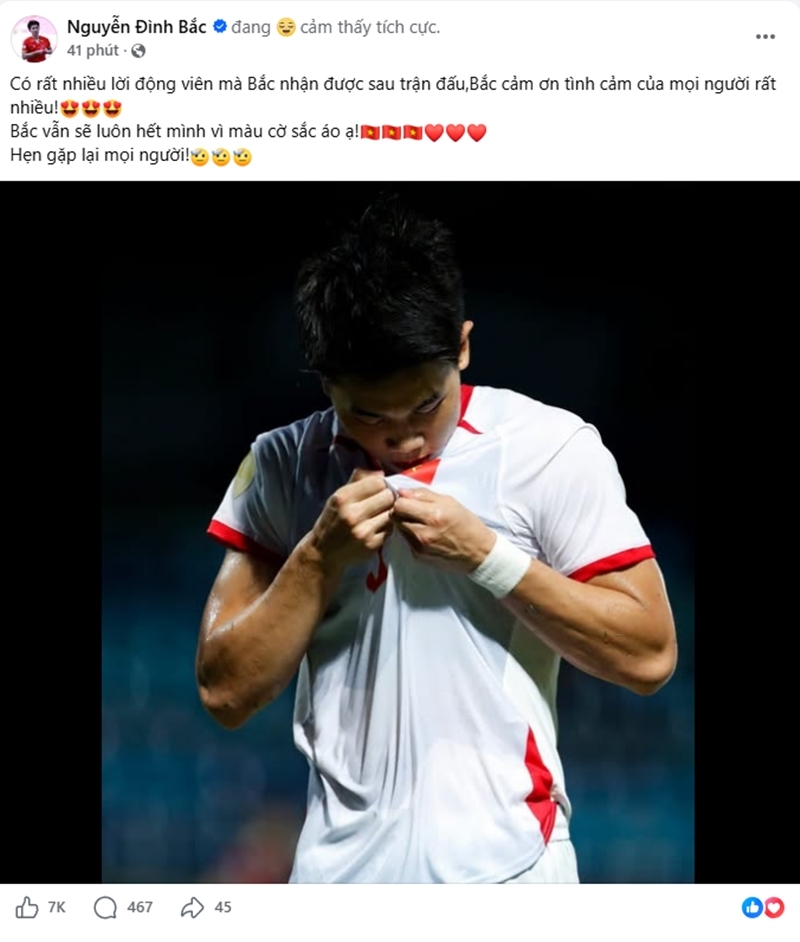 Dinh bac trai long sau khi bi thay ra som o tran viet nam 0-0 singapore hinh anh 2
