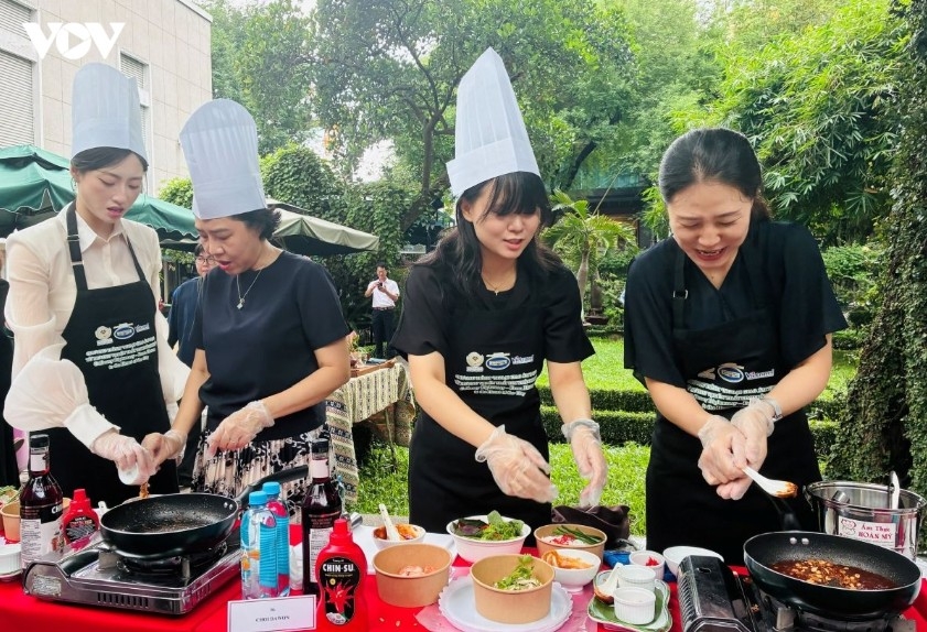 culinary diplomacy brings vietnamese flavors to foreign diplomats in hcm city picture 3