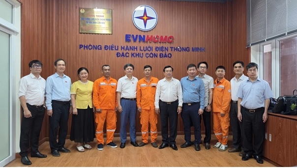 Đoàn khảo sát Quốc hội làm việc với EVNHCMC về phát triển lưới điện thông minh