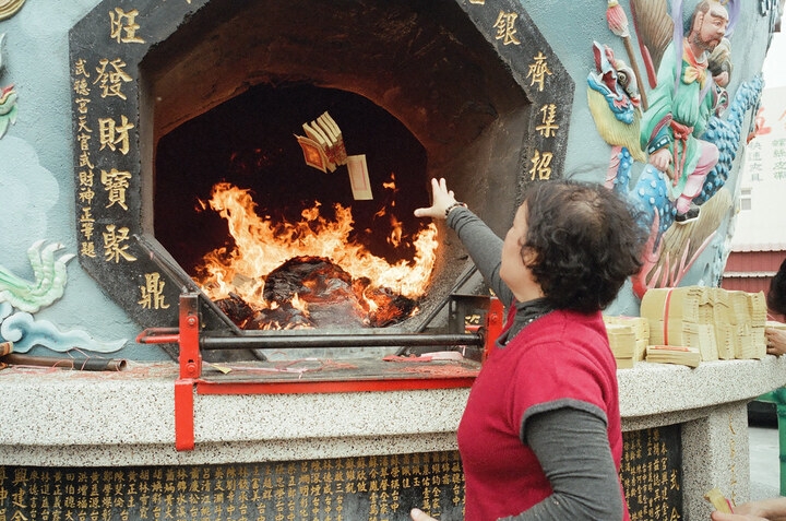 gan 900 nam truoc da co de xuat cam san xuat, buon ban vang ma hinh anh 3